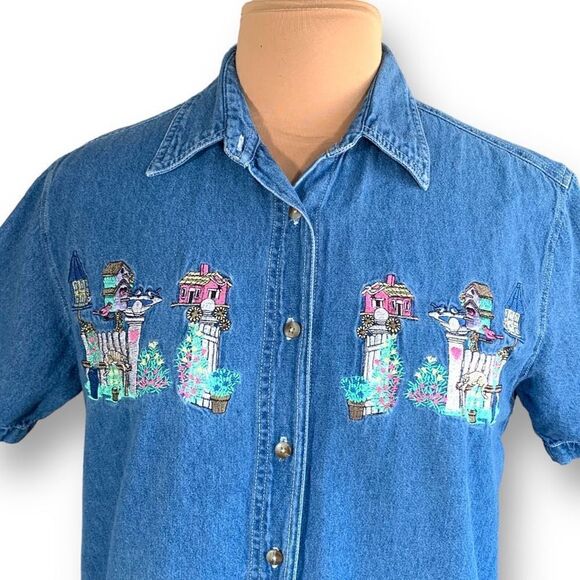 Vintage Bobbie Brooks Shirt Chambray Medium Wash Denim Button Up Birds Flower - Picture 1 of 10